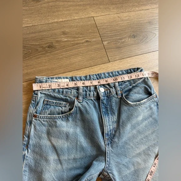 Zara Mid-Rise Straight Jeans - Picture 5 of 9